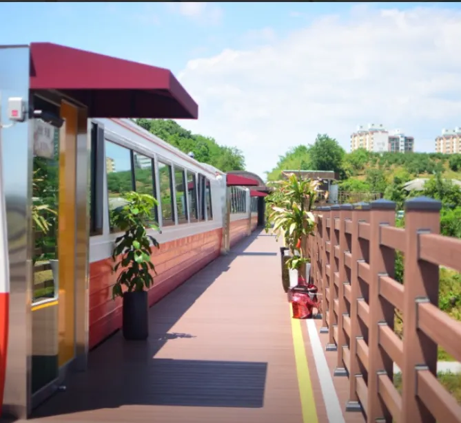 6시내고향 전북 완주 열차 카페 만경강 노을에 취하는 비비정예술열차 낭만 데이트