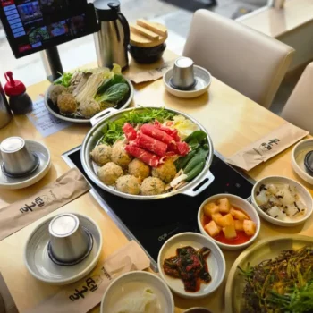 생생정보 장사의 신 얼큰 수제굴림만두전골, 삼겹살 미나리전 맛집 방이굴림만두떼굴 식당 위치