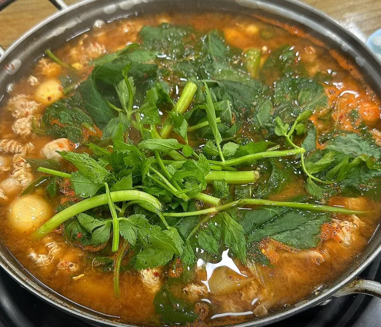 오늘N 인천 닭알탕 현대원조닭알탕, 잊혀지지 않는 진한 국물과 고소한 풍미의 원조를 만나다