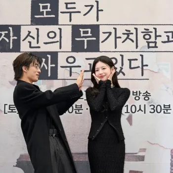 모두가 자신의 무가치함과 싸우고 있다 출연진 및 인물관계도(모자무싸)