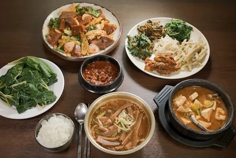백반기행 성남 토종닭볶음탕 묵무침 산나물 맛집 앵두나무집 식당 위치 3 백반기행 성남 묵무침 산나물 맛집 앵두나무집 식당 위치